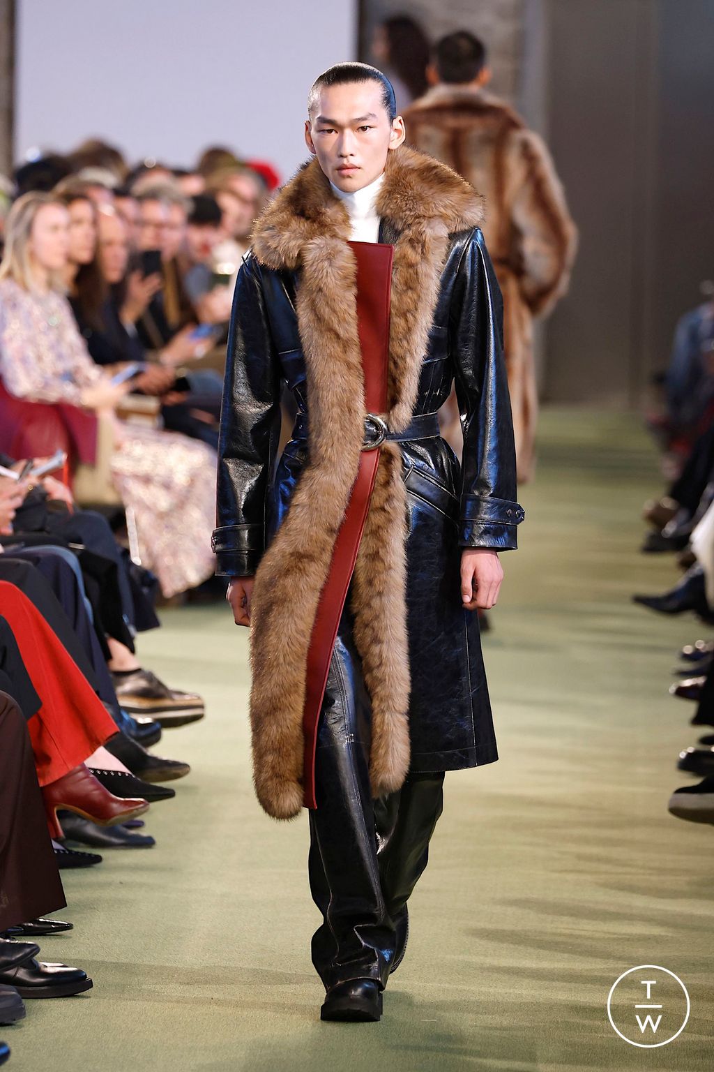 Fashion Week Paris Fall/Winter 2025 look 7 de la collection Rabanne womenswear