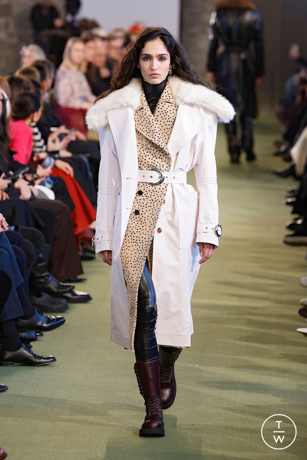 Fashion Week Paris Fall/Winter 2025 look 10 from the Rabanne collection womenswear