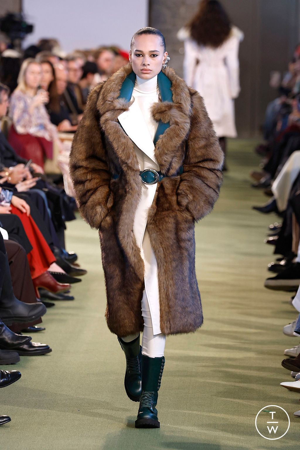 Fashion Week Paris Fall/Winter 2025 look 13 from the Rabanne collection womenswear