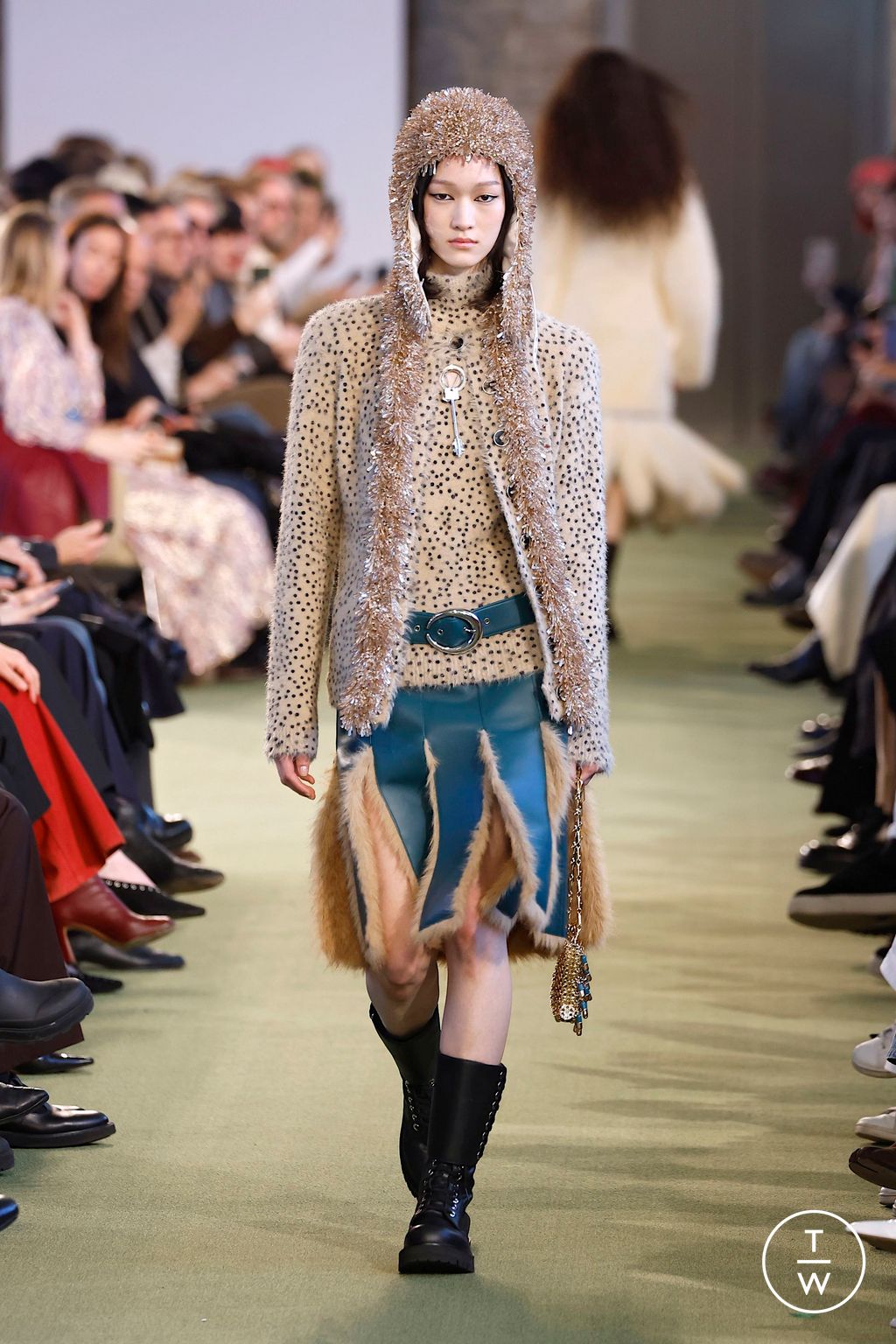 Fashion Week Paris Fall/Winter 2025 look 14 from the Rabanne collection 女装