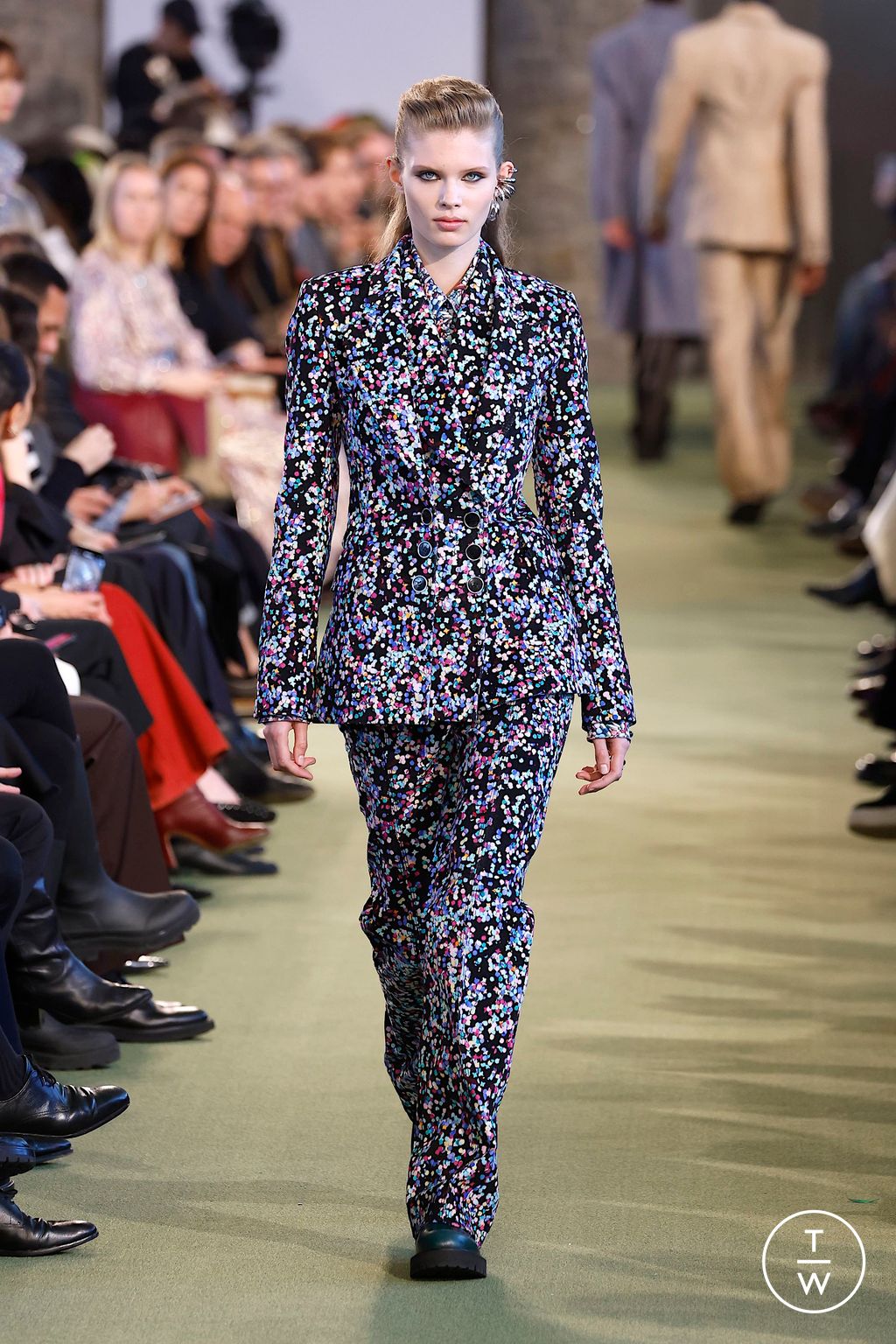 Fashion Week Paris Fall/Winter 2025 look 20 from the Rabanne collection womenswear