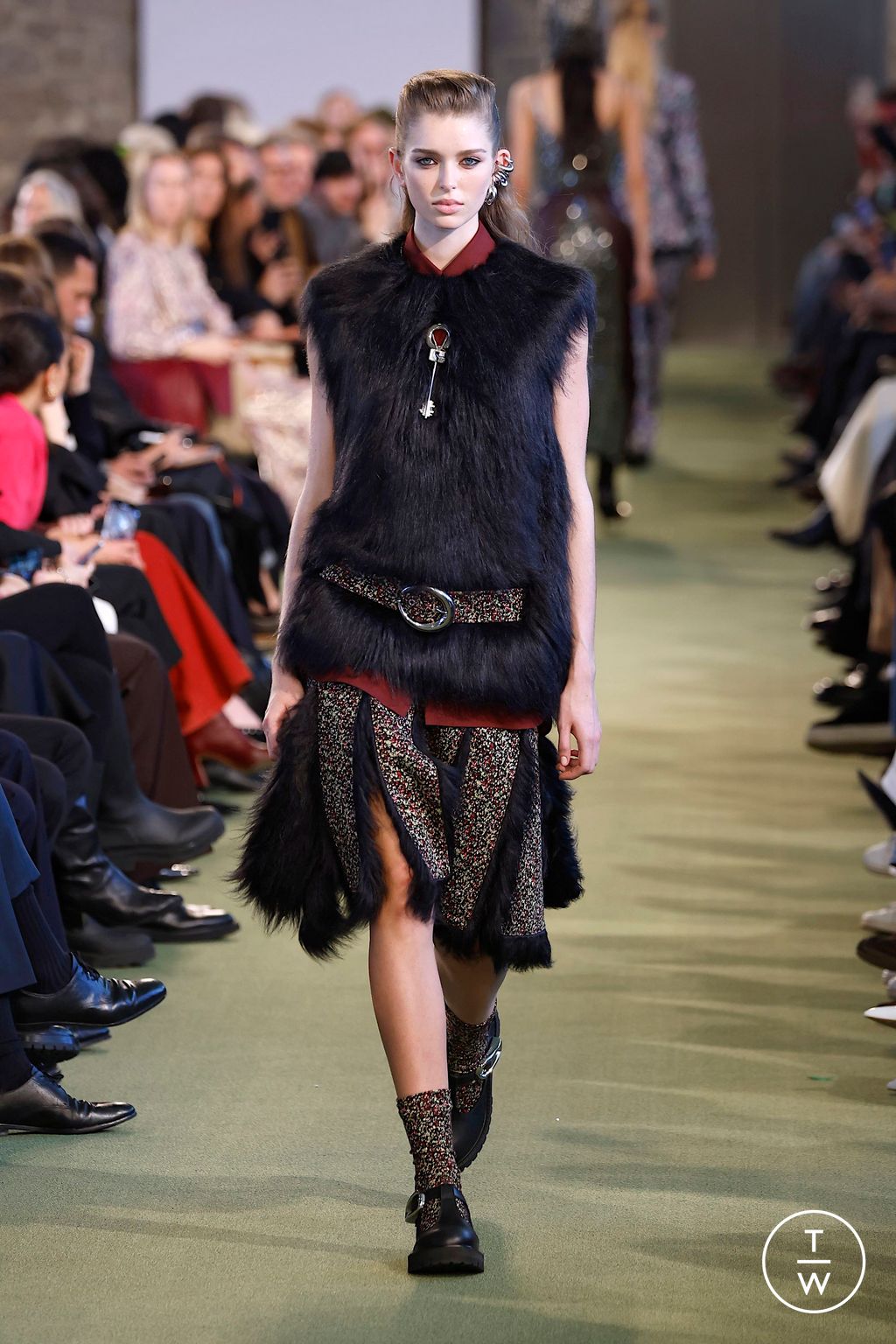 Fashion Week Paris Fall/Winter 2025 look 23 from the Rabanne collection womenswear