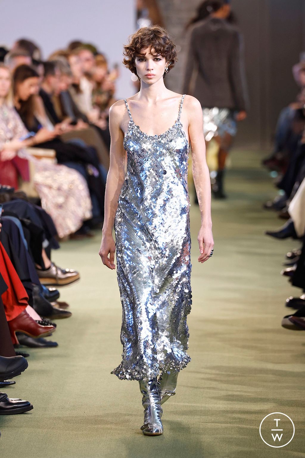 Fashion Week Paris Fall/Winter 2025 look 32 from the Rabanne collection womenswear