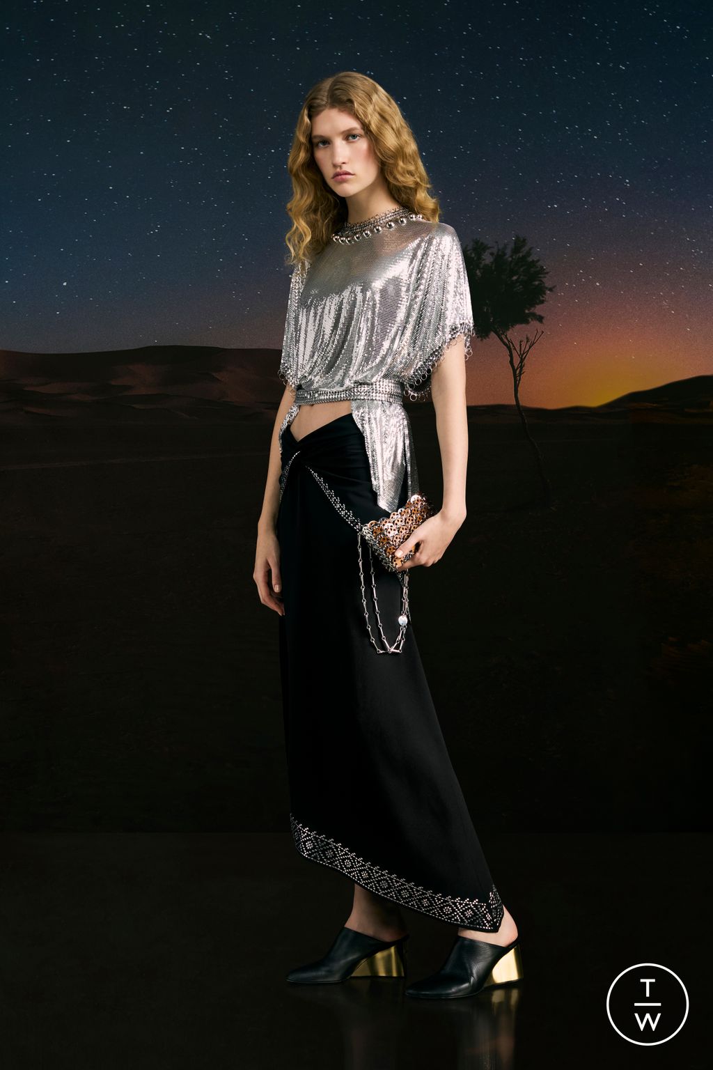 Fashion Week Paris Pre-Fall 2024 look 20 from the Rabanne collection 女装