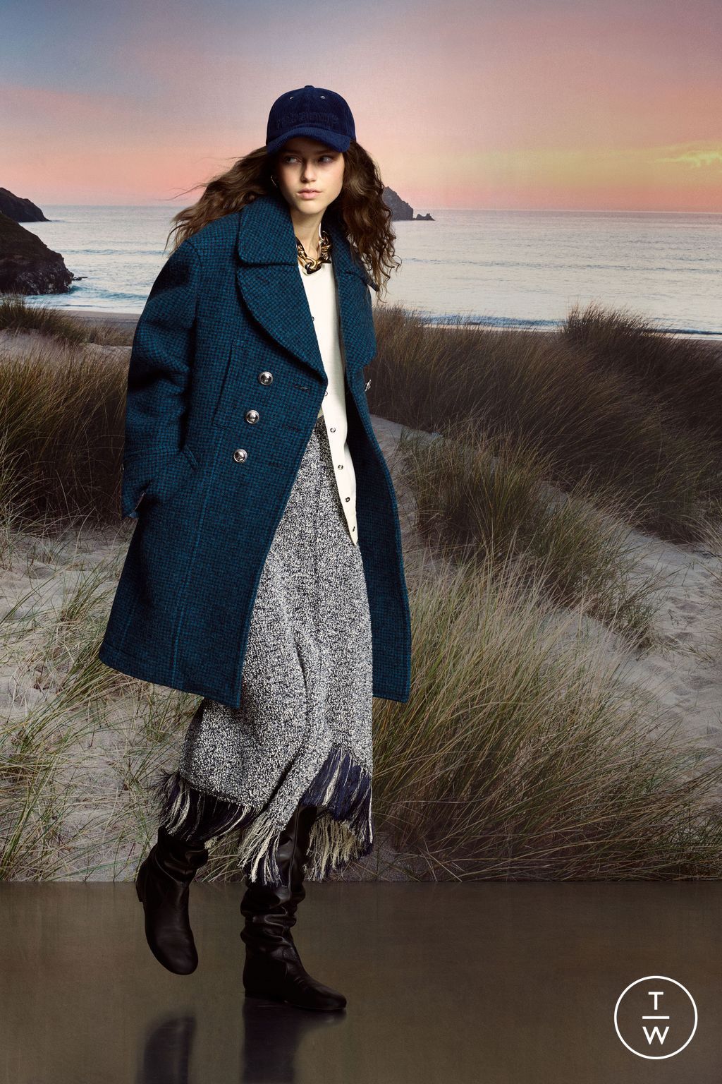 Fashion Week Paris Pre-Fall 2025 look 13 from the Rabanne collection 女装