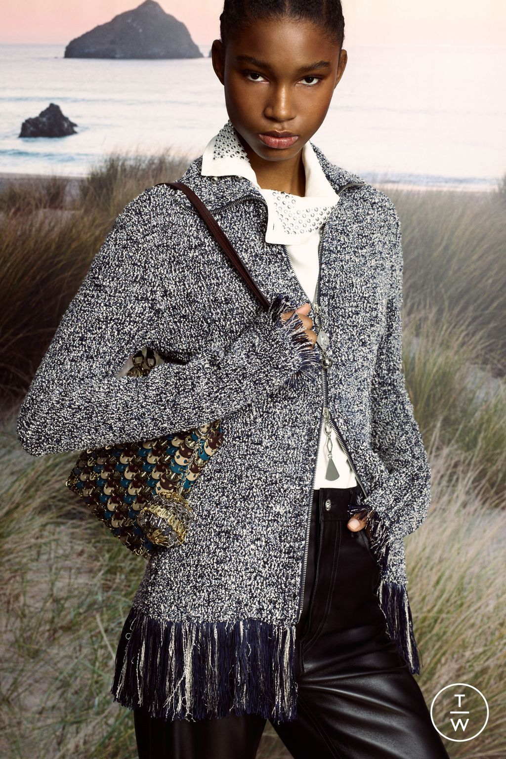 Fashion Week Paris Pre-Fall 2025 look 15 from the Rabanne collection 女装