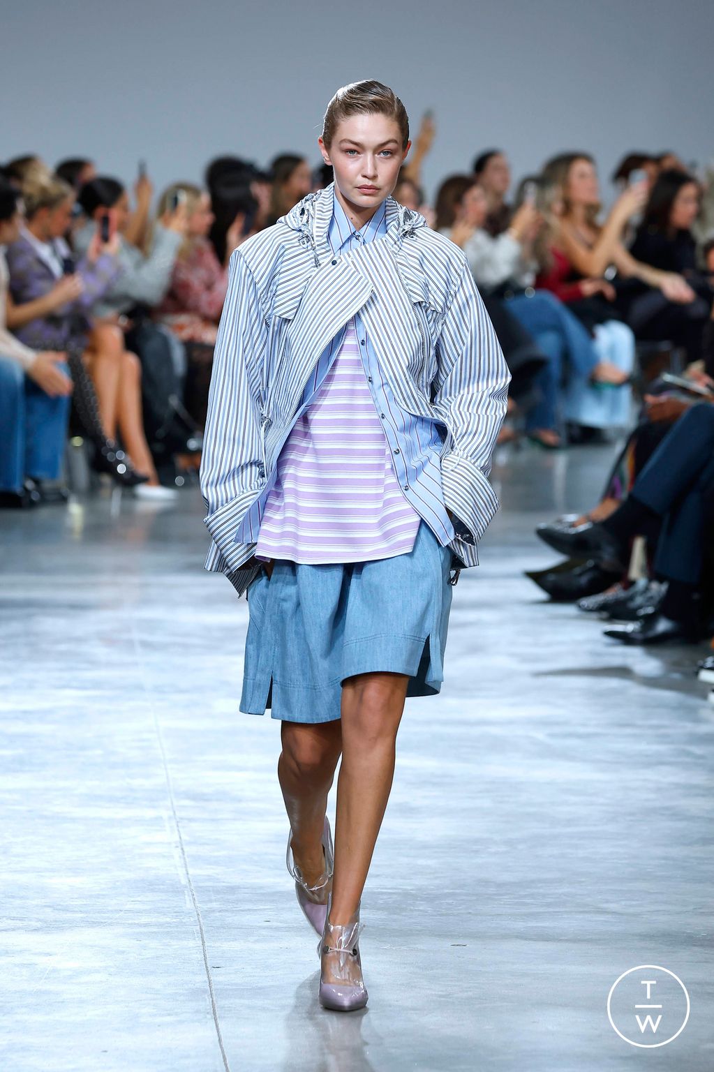 Fashion Week Paris Spring/Summer 2025 look 1 from the Rabanne collection womenswear