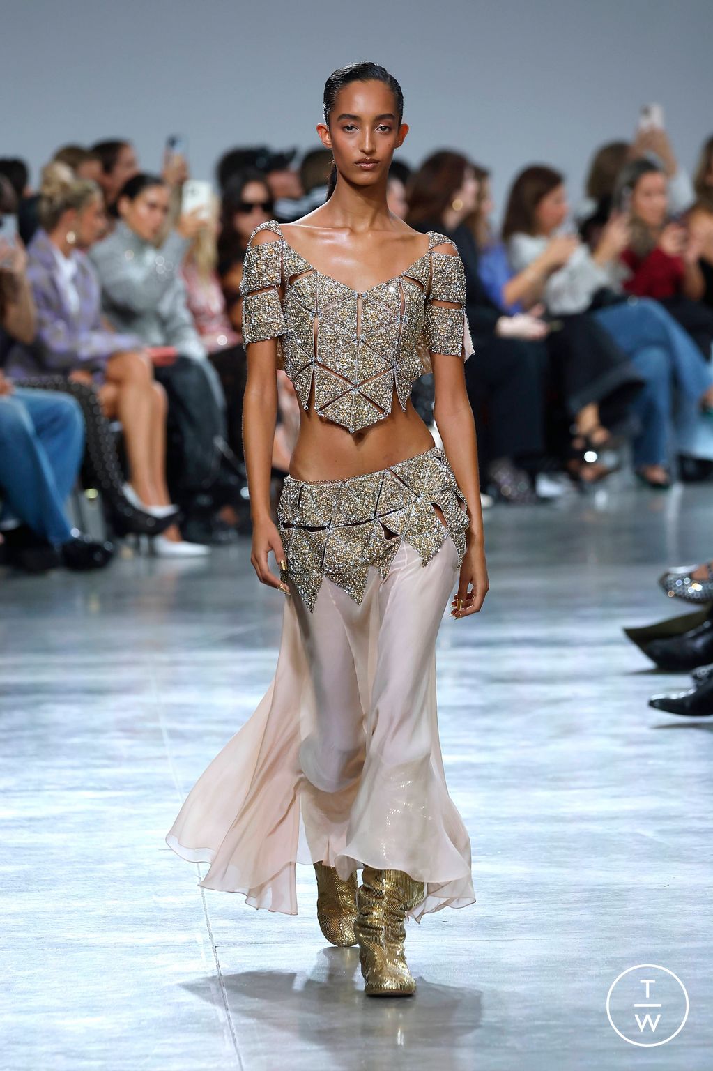 Fashion Week Paris Spring/Summer 2025 look 17 from the Rabanne collection womenswear