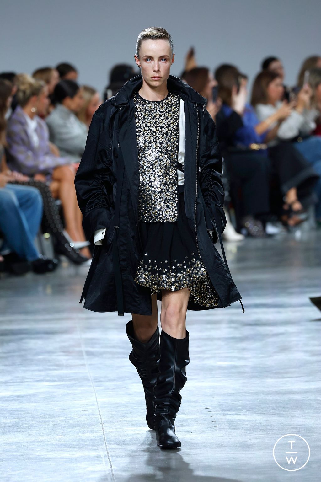 Fashion Week Paris Spring/Summer 2025 look 18 from the Rabanne collection womenswear