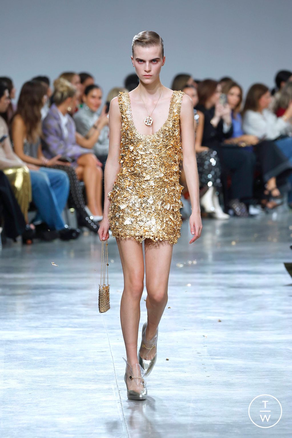Fashion Week Paris Spring/Summer 2025 look 22 de la collection Rabanne womenswear