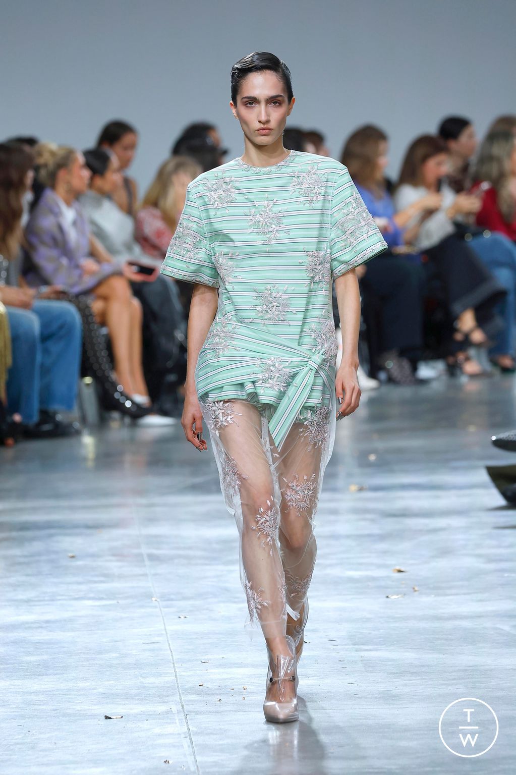 Fashion Week Paris Spring/Summer 2025 look 27 from the Rabanne collection womenswear