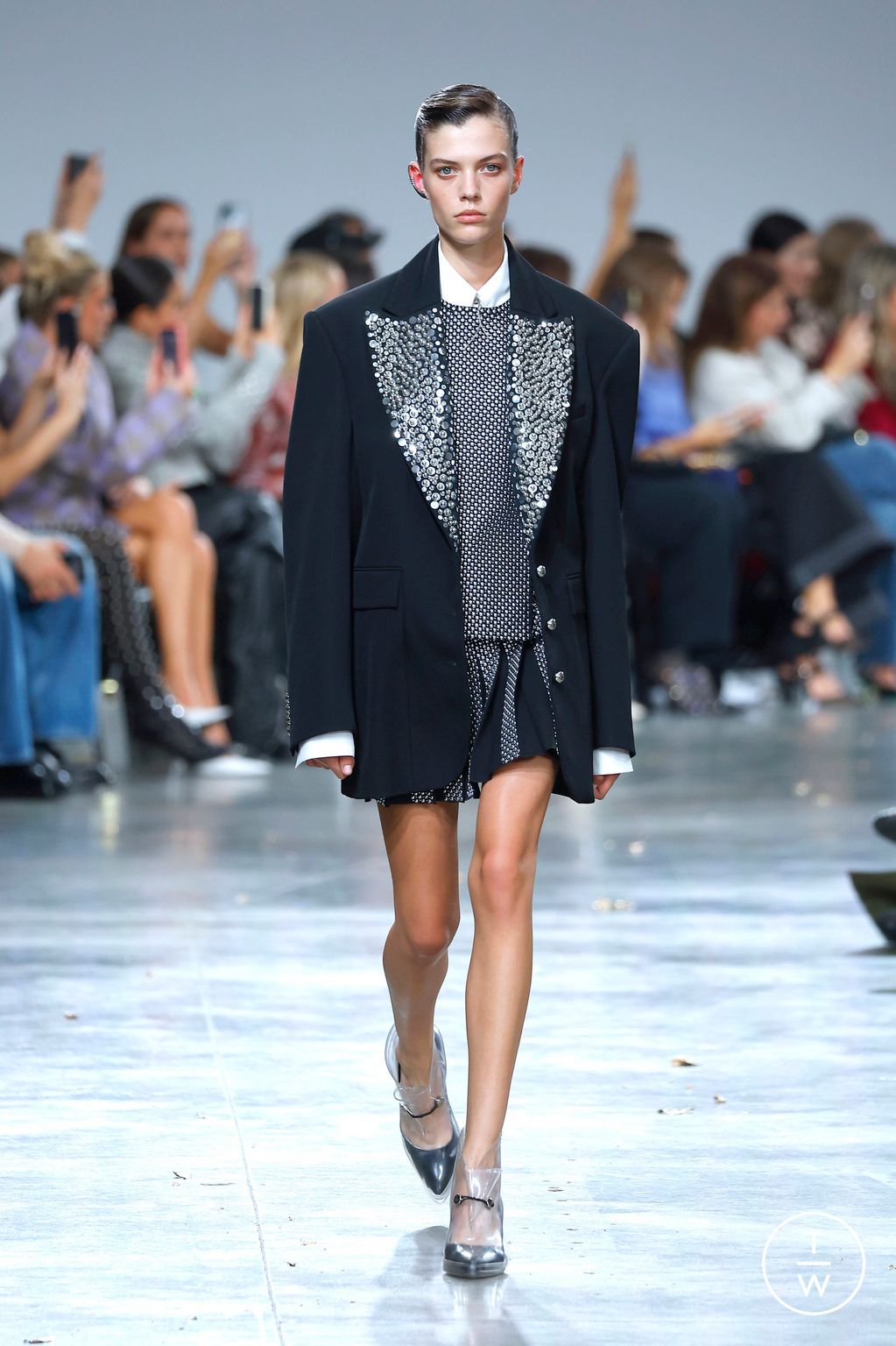 Fashion Week Paris Spring/Summer 2025 look 32 from the Rabanne collection womenswear