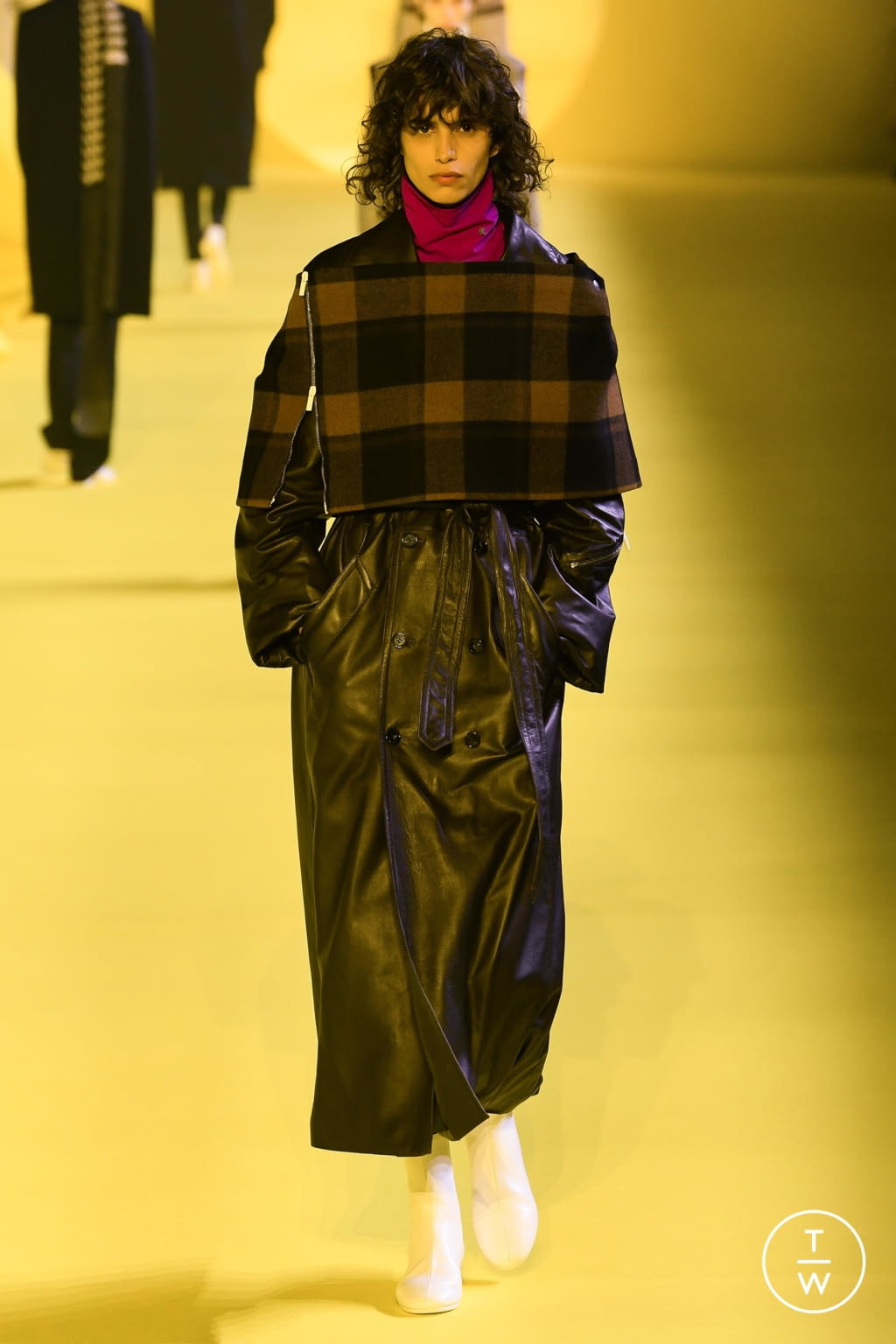 Fashion Week Paris Fall/Winter 2020 look 6 de la collection Raf Simons menswear