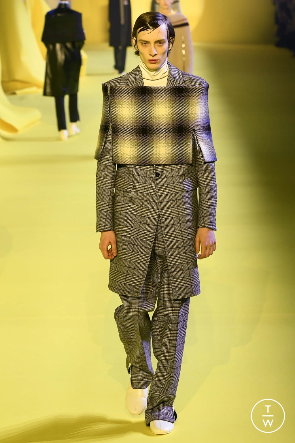 Fashion Week Paris Fall/Winter 2020 look 7 from the Raf Simons collection menswear