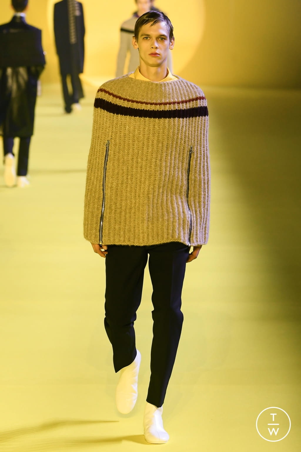 Fashion Week Paris Fall/Winter 2020 look 8 from the Raf Simons collection menswear
