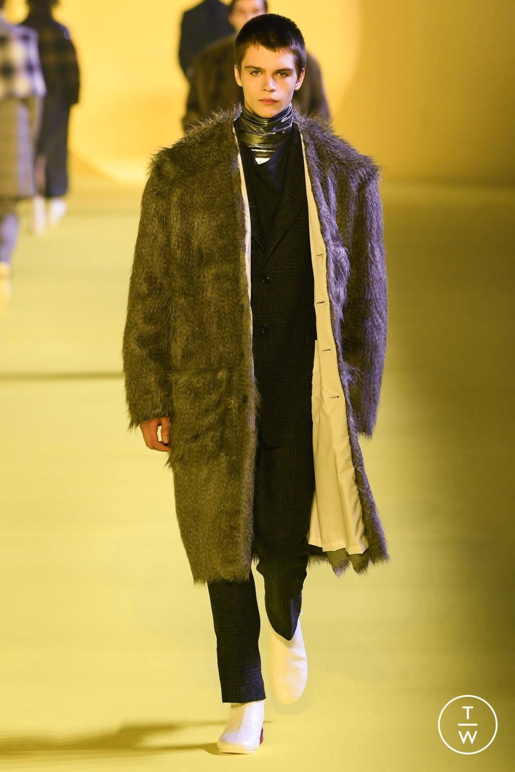Fashion Week Paris Fall/Winter 2020 look 10 from the Raf Simons collection menswear