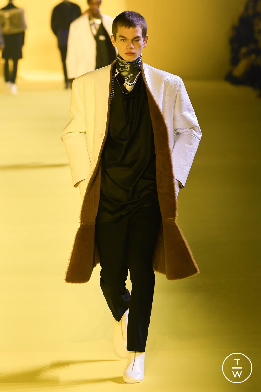 Fashion Week Paris Fall/Winter 2020 look 17 from the Raf Simons collection menswear