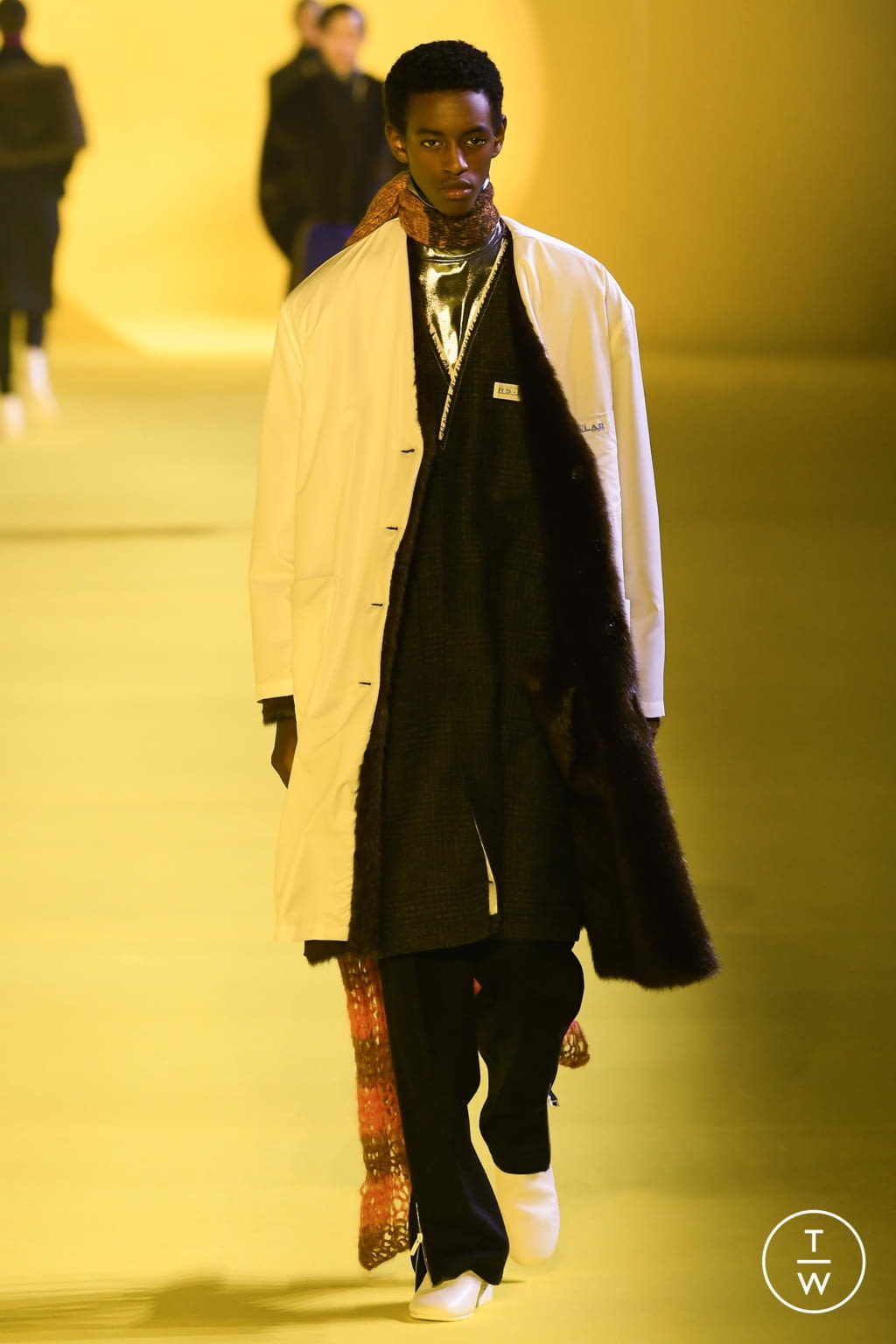 Fashion Week Paris Fall/Winter 2020 look 18 de la collection Raf Simons menswear