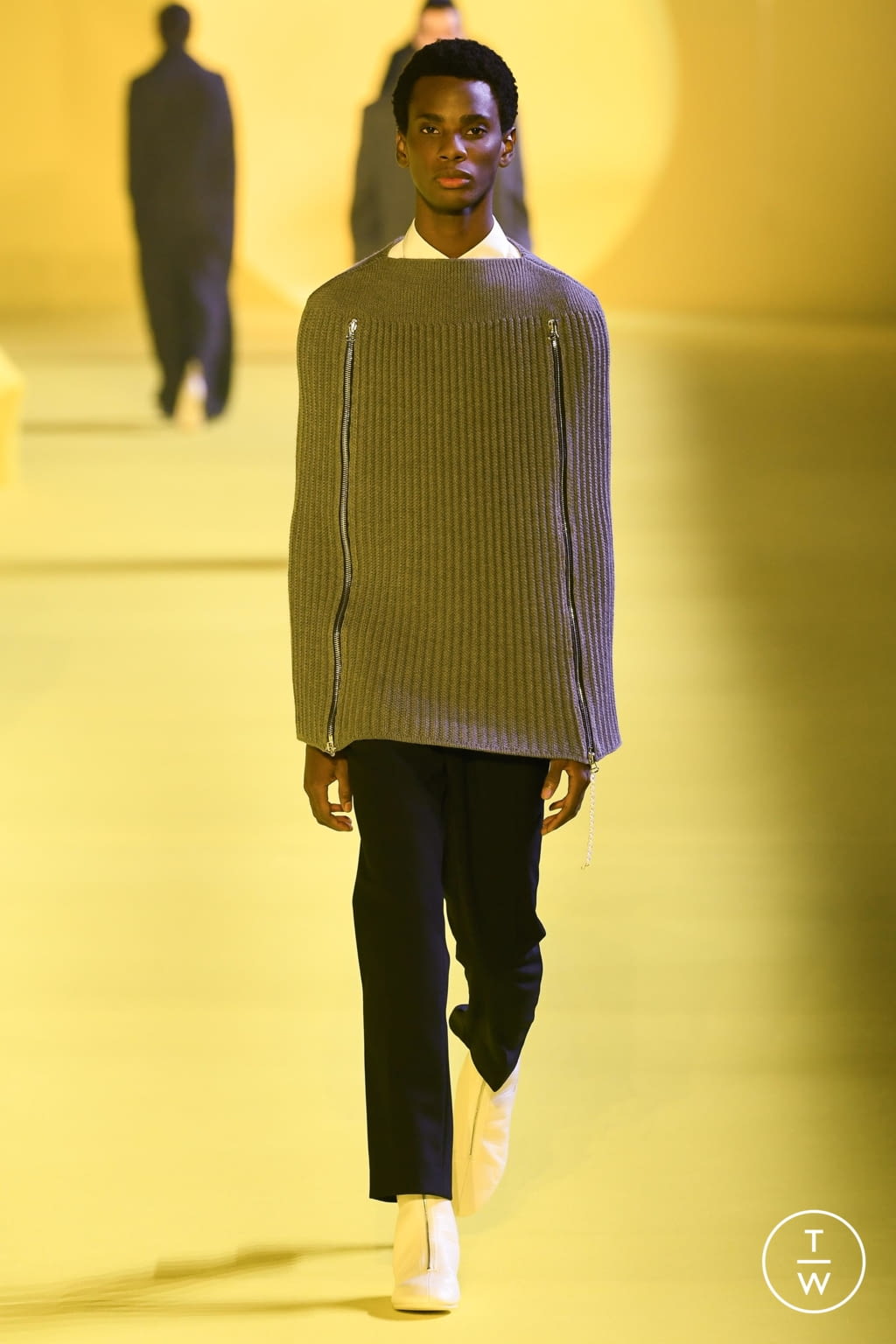 Fashion Week Paris Fall/Winter 2020 look 28 from the Raf Simons collection 男装