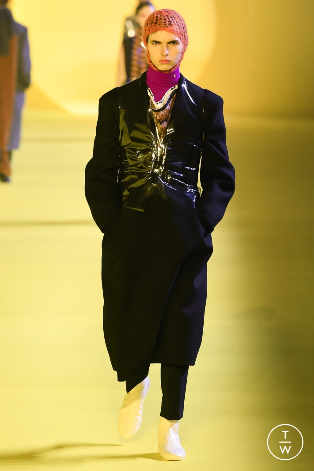 Fashion Week Paris Fall/Winter 2020 look 32 from the Raf Simons collection menswear