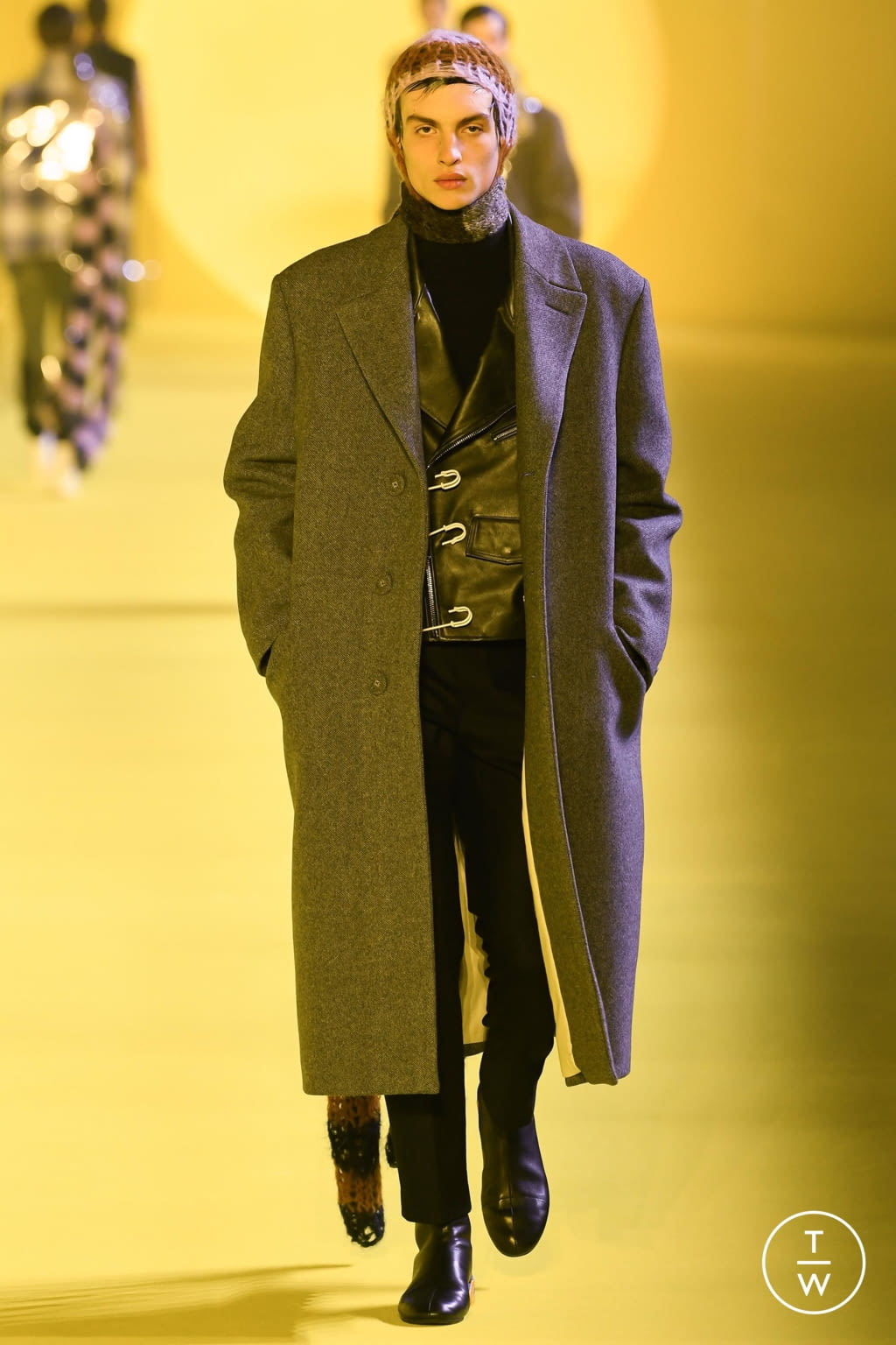 Fashion Week Paris Fall/Winter 2020 look 37 from the Raf Simons collection 男装