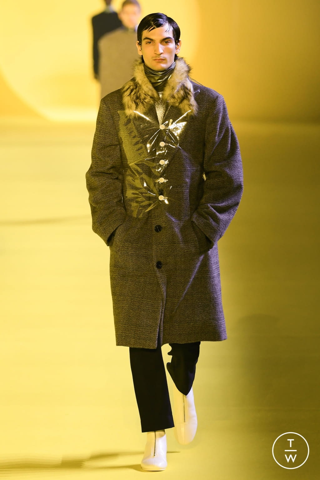 Fashion Week Paris Fall/Winter 2020 look 38 from the Raf Simons collection 男装