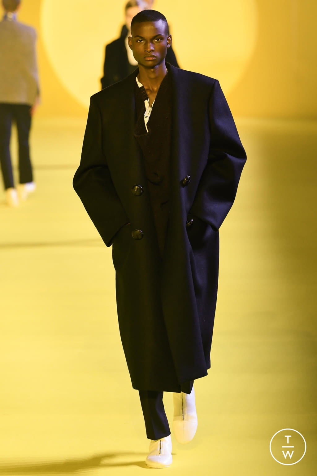 Fashion Week Paris Fall/Winter 2020 look 42 from the Raf Simons collection 男装