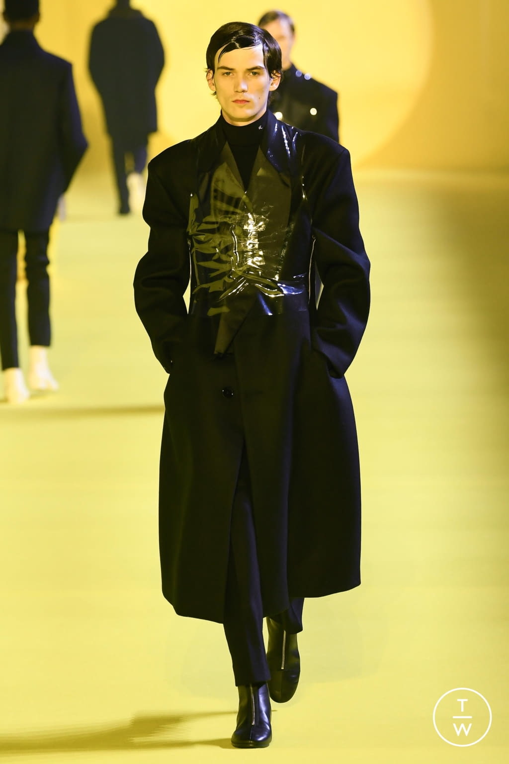 Fashion Week Paris Fall/Winter 2020 look 50 from the Raf Simons collection menswear