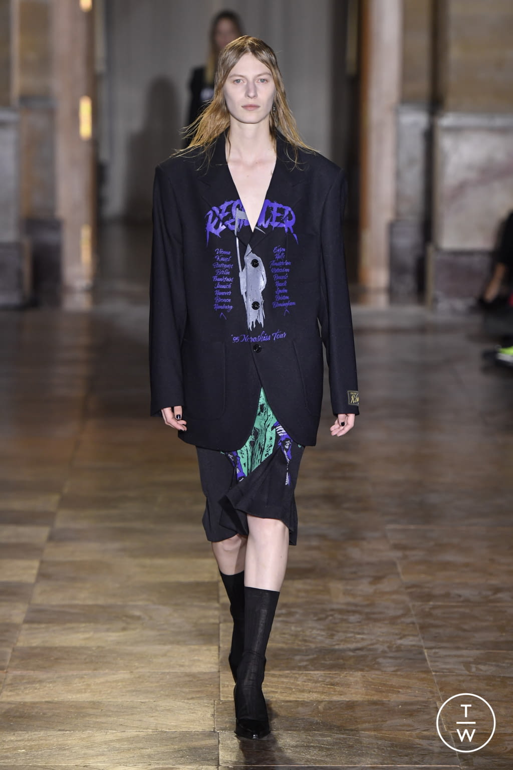 Fashion Week Paris Spring/Summer 2022 look 2 from the Raf Simons collection womenswear