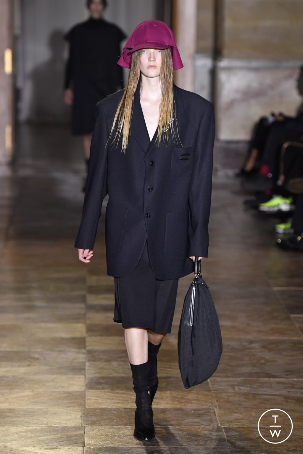 Fashion Week Paris Spring/Summer 2022 look 10 from the Raf Simons collection womenswear