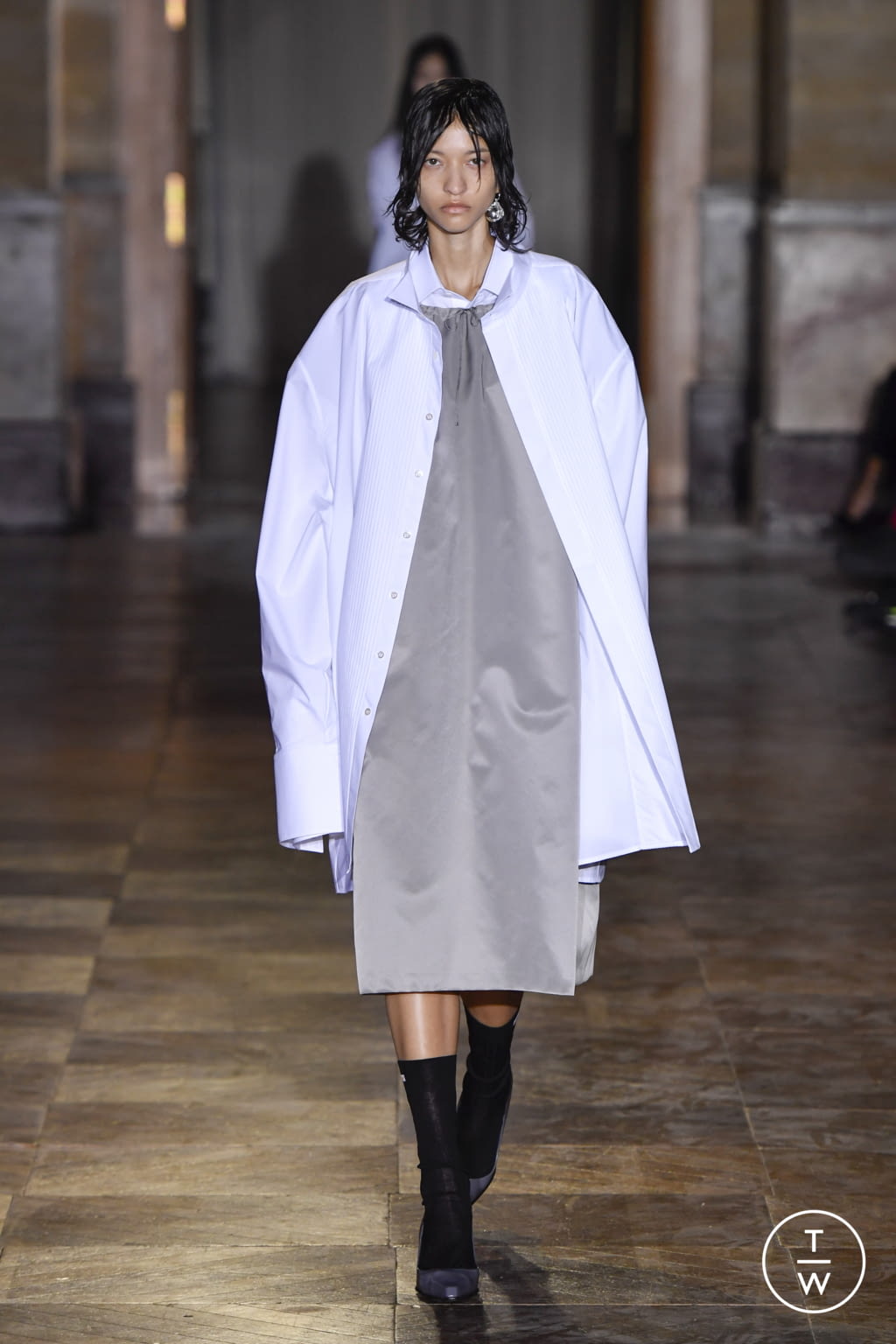 Fashion Week Paris Spring/Summer 2022 look 14 from the Raf Simons collection 女装