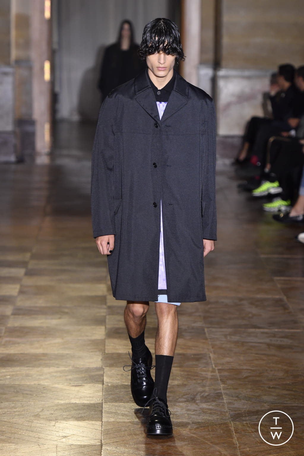 Fashion Week Paris Spring/Summer 2022 look 21 from the Raf Simons collection womenswear