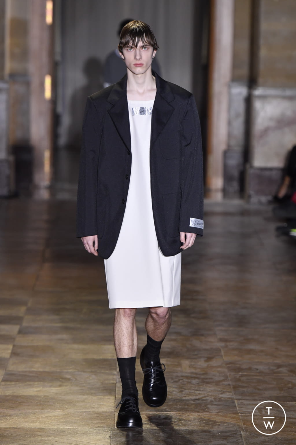 Fashion Week Paris Spring/Summer 2022 look 27 from the Raf Simons collection womenswear