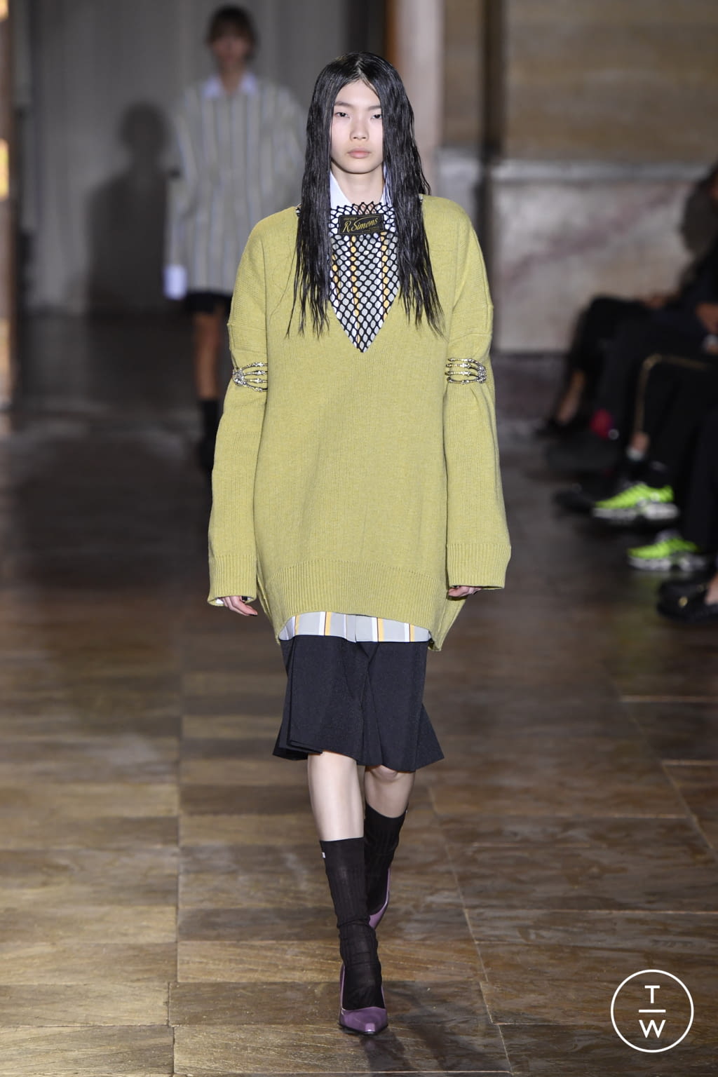 Fashion Week Paris Spring/Summer 2022 look 30 from the Raf Simons collection womenswear