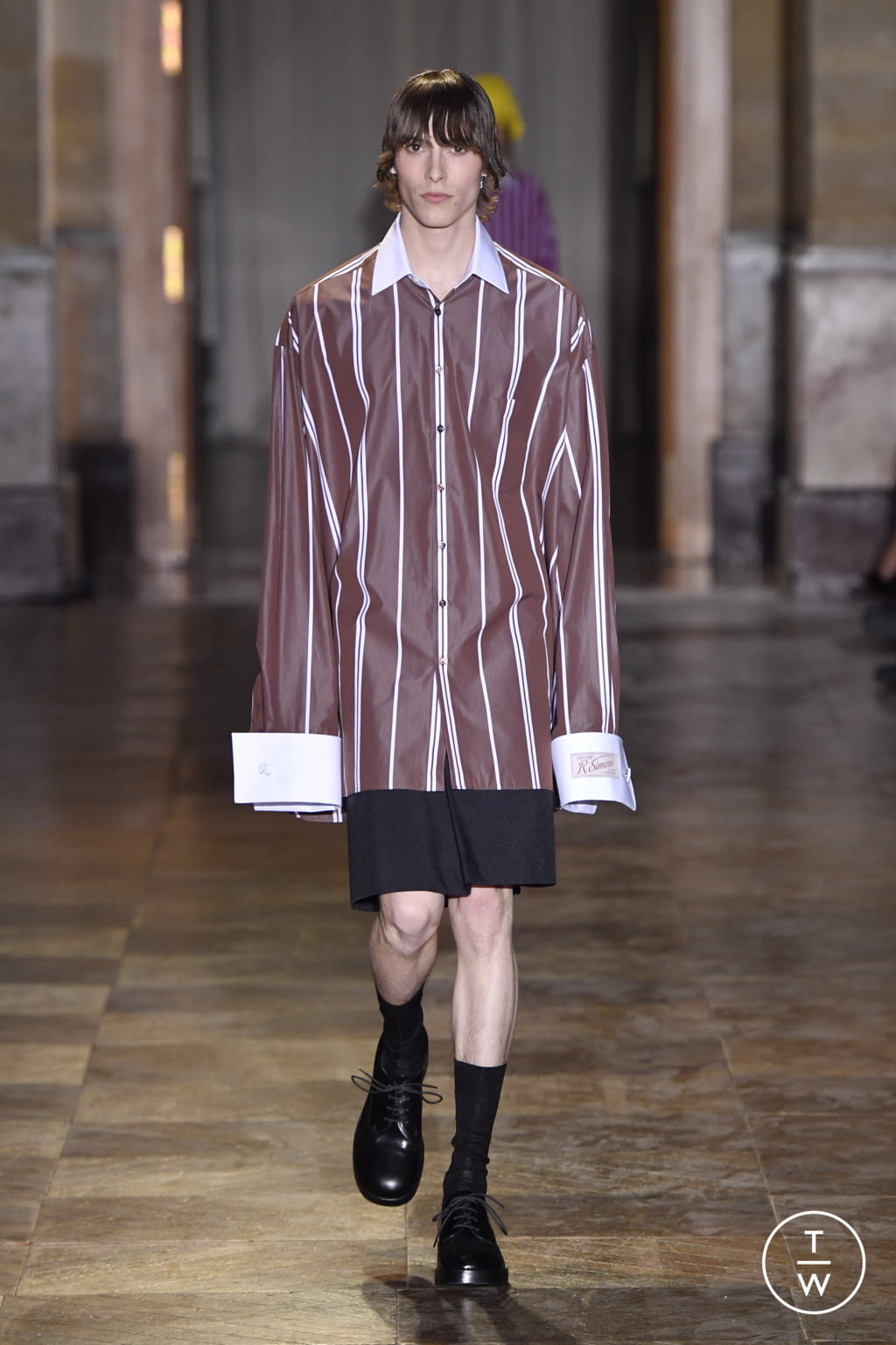 Fashion Week Paris Spring/Summer 2022 look 34 from the Raf Simons collection womenswear