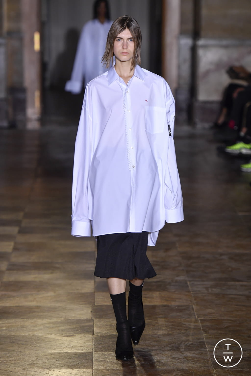 Fashion Week Paris Spring/Summer 2022 look 36 from the Raf Simons collection womenswear
