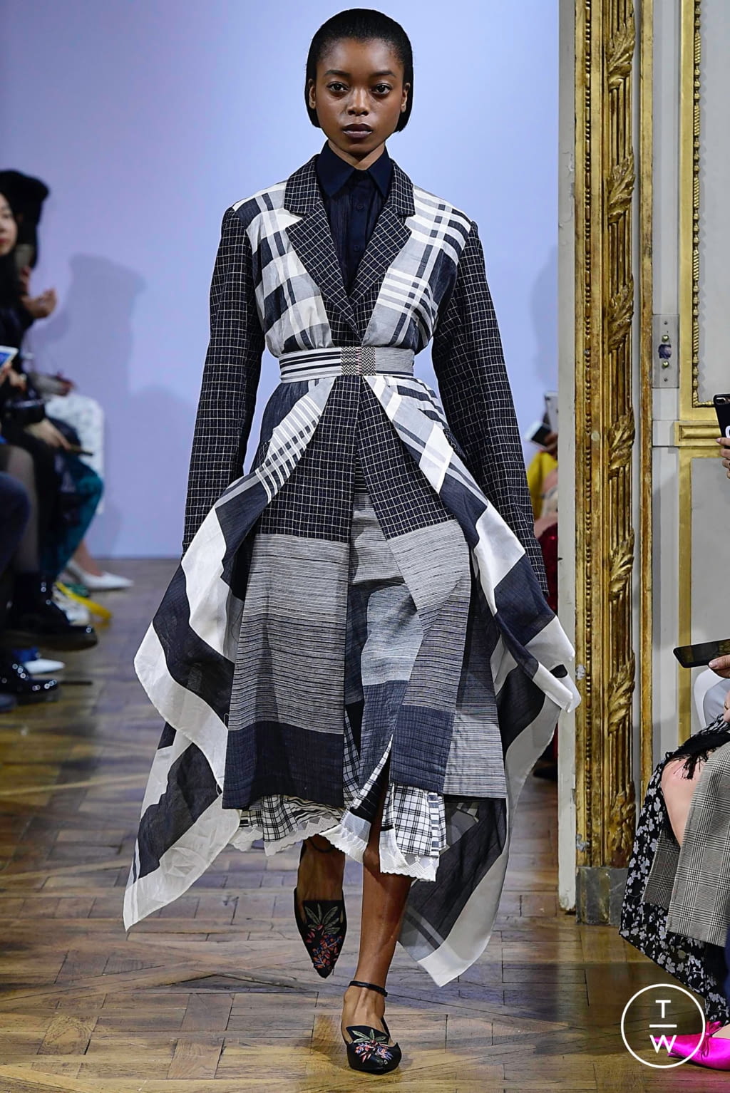Fashion Week Paris Fall/Winter 2019 look 4 from the Rahul Mishra collection womenswear