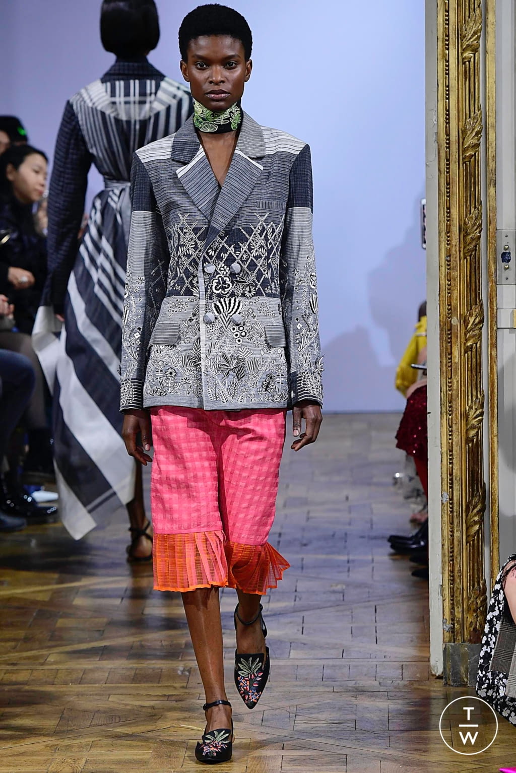 Fashion Week Paris Fall/Winter 2019 look 7 from the Rahul Mishra collection 女装