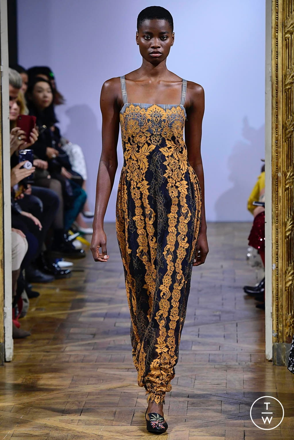 Fashion Week Paris Fall/Winter 2019 look 15 from the Rahul Mishra collection womenswear