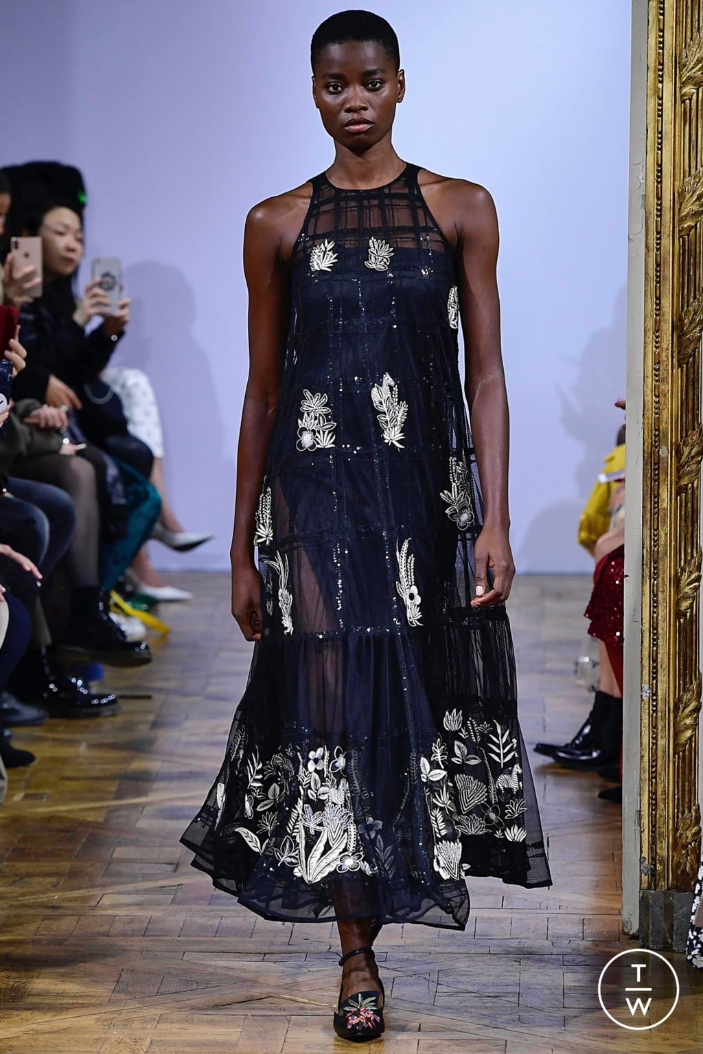 Fashion Week Paris Fall/Winter 2019 look 26 from the Rahul Mishra collection 女装