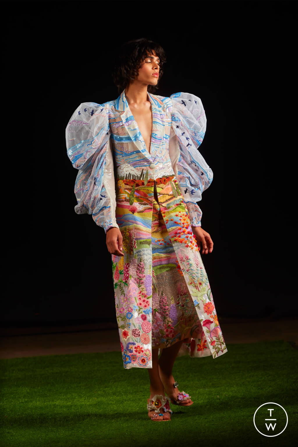 Fashion Week Paris Spring/Summer 2022 look 9 from the Rahul Mishra collection 高级定制