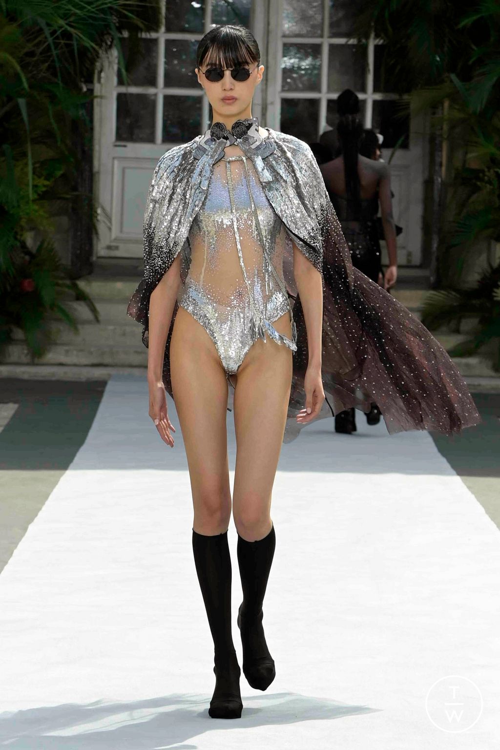 Fashion Week Paris Fall/Winter 2023 look 10 de la collection Rahul Mishra couture
