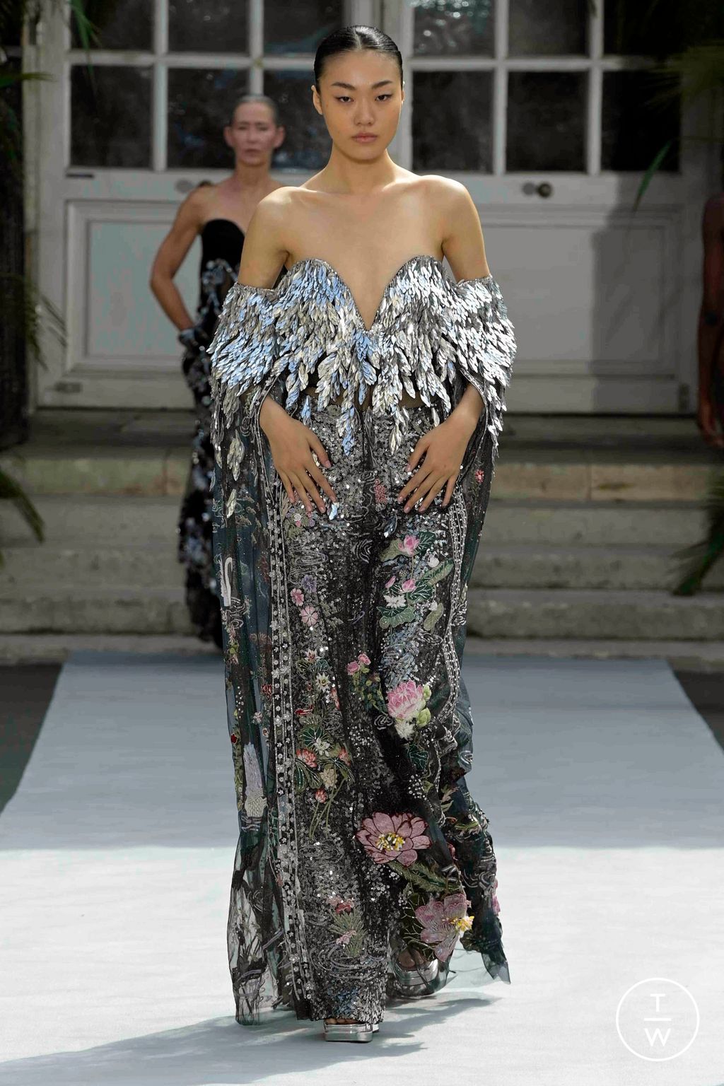 Fashion Week Paris Fall/Winter 2023 look 22 from the Rahul Mishra collection couture