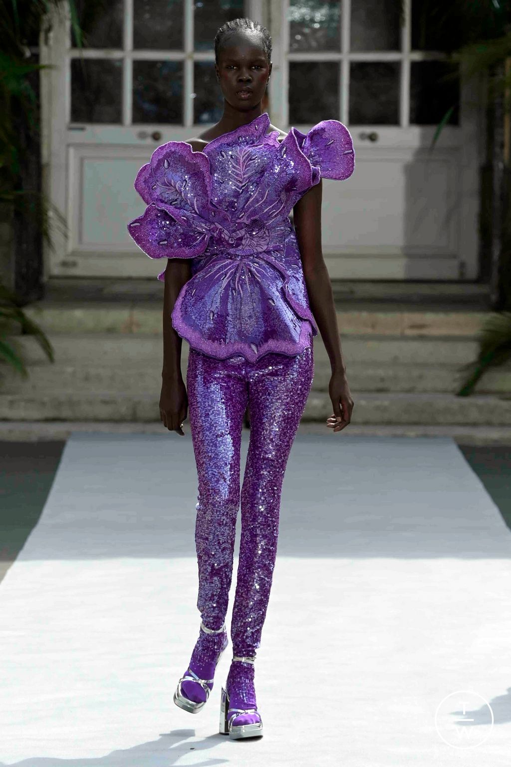 Fashion Week Paris Fall/Winter 2023 look 25 de la collection Rahul Mishra couture