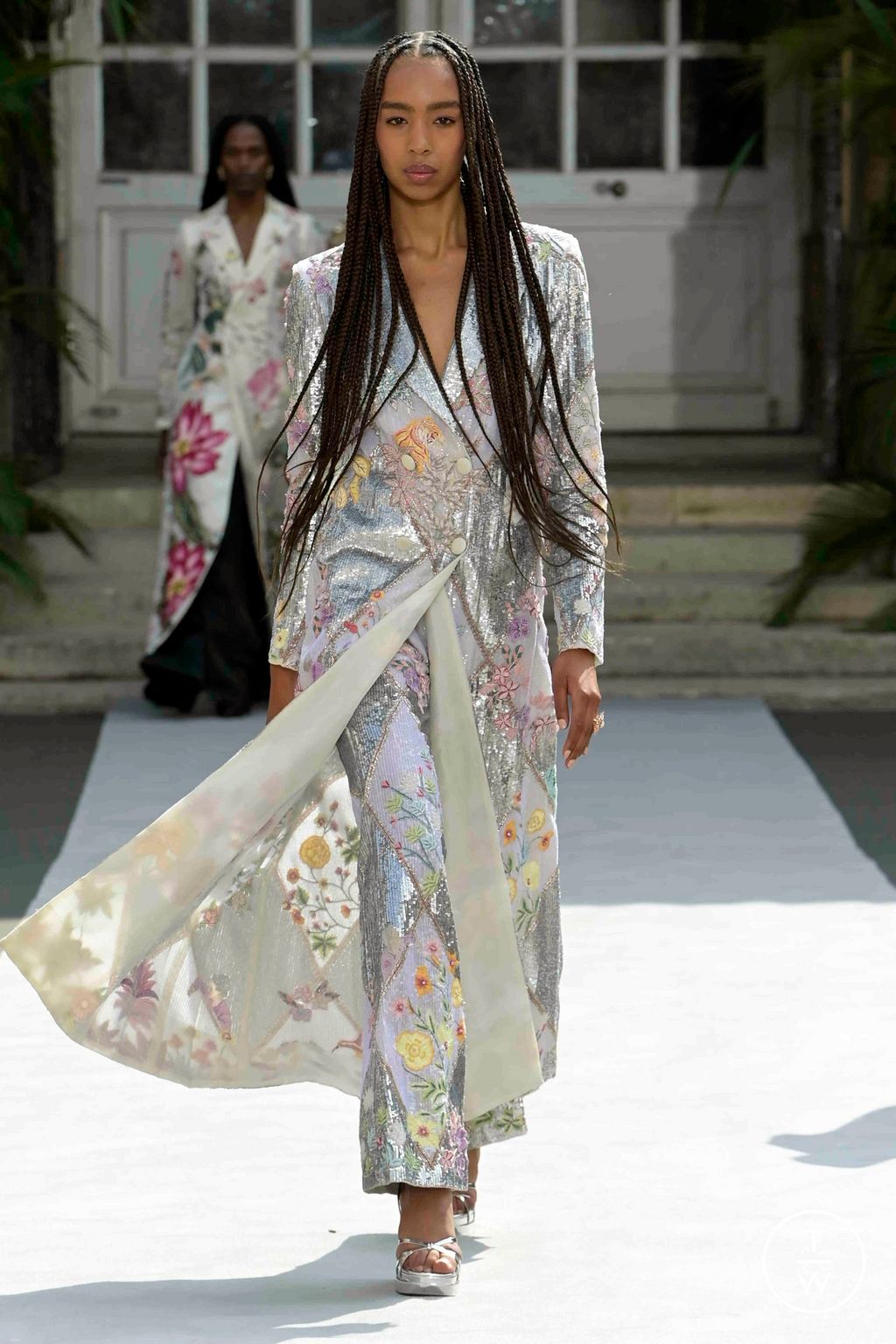 Fashion Week Paris Fall/Winter 2023 look 30 from the Rahul Mishra collection couture
