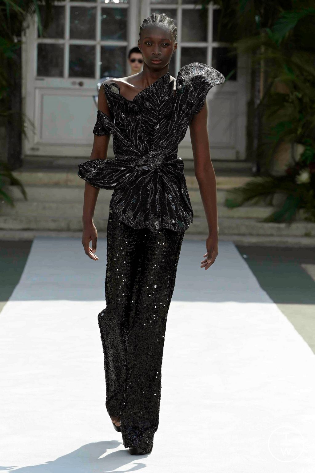 Fashion Week Paris Fall/Winter 2023 look 3 from the Rahul Mishra collection 高级定制