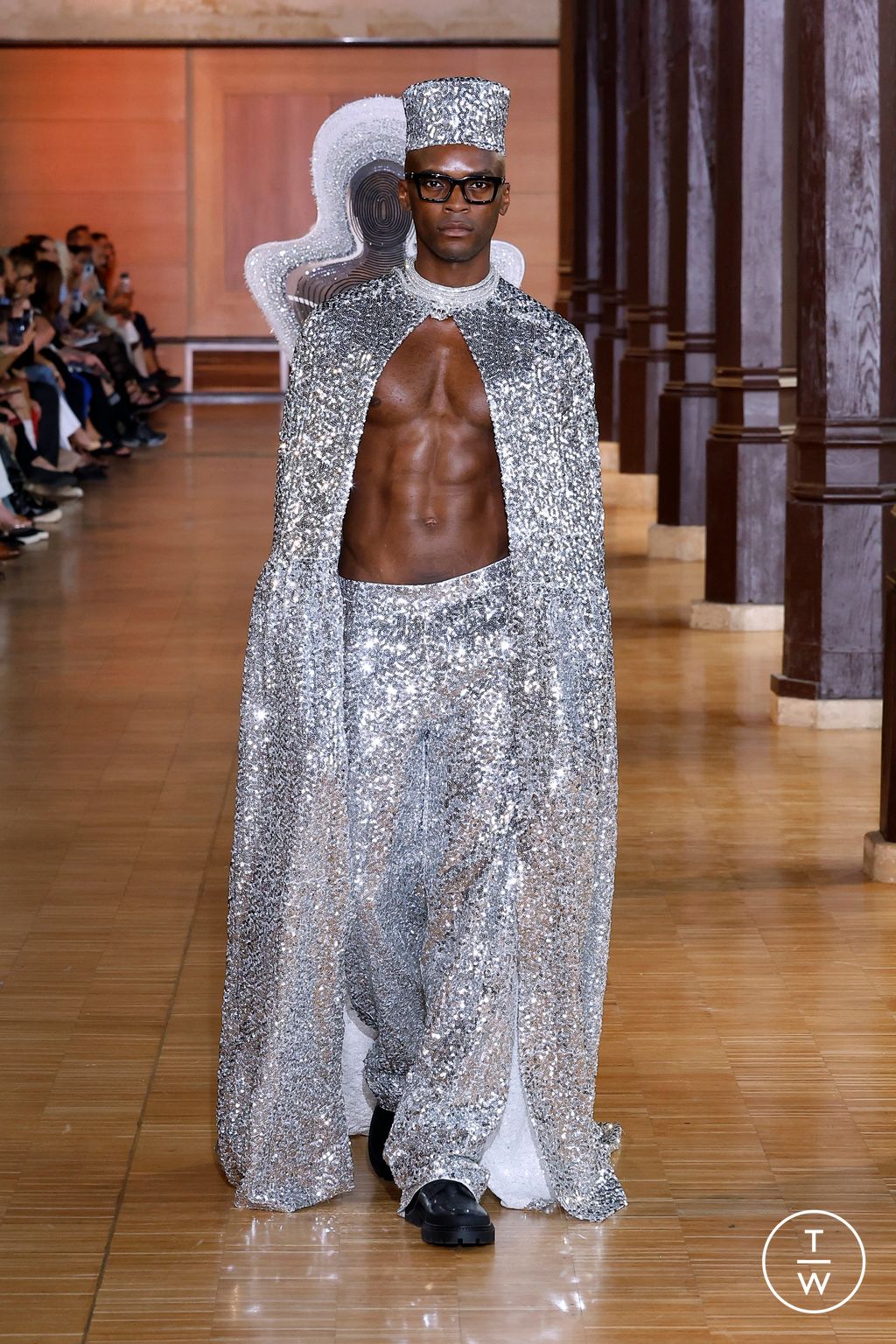 Fashion Week Paris Fall/Winter 2024 look 10 from the Rahul Mishra collection couture