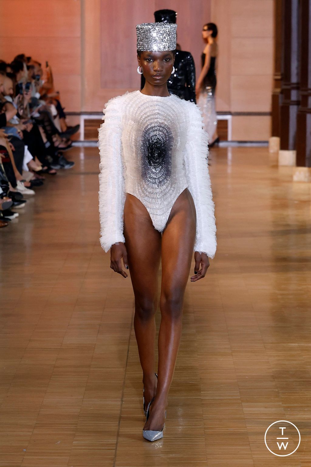 Fashion Week Paris Fall/Winter 2024 look 28 from the Rahul Mishra collection couture