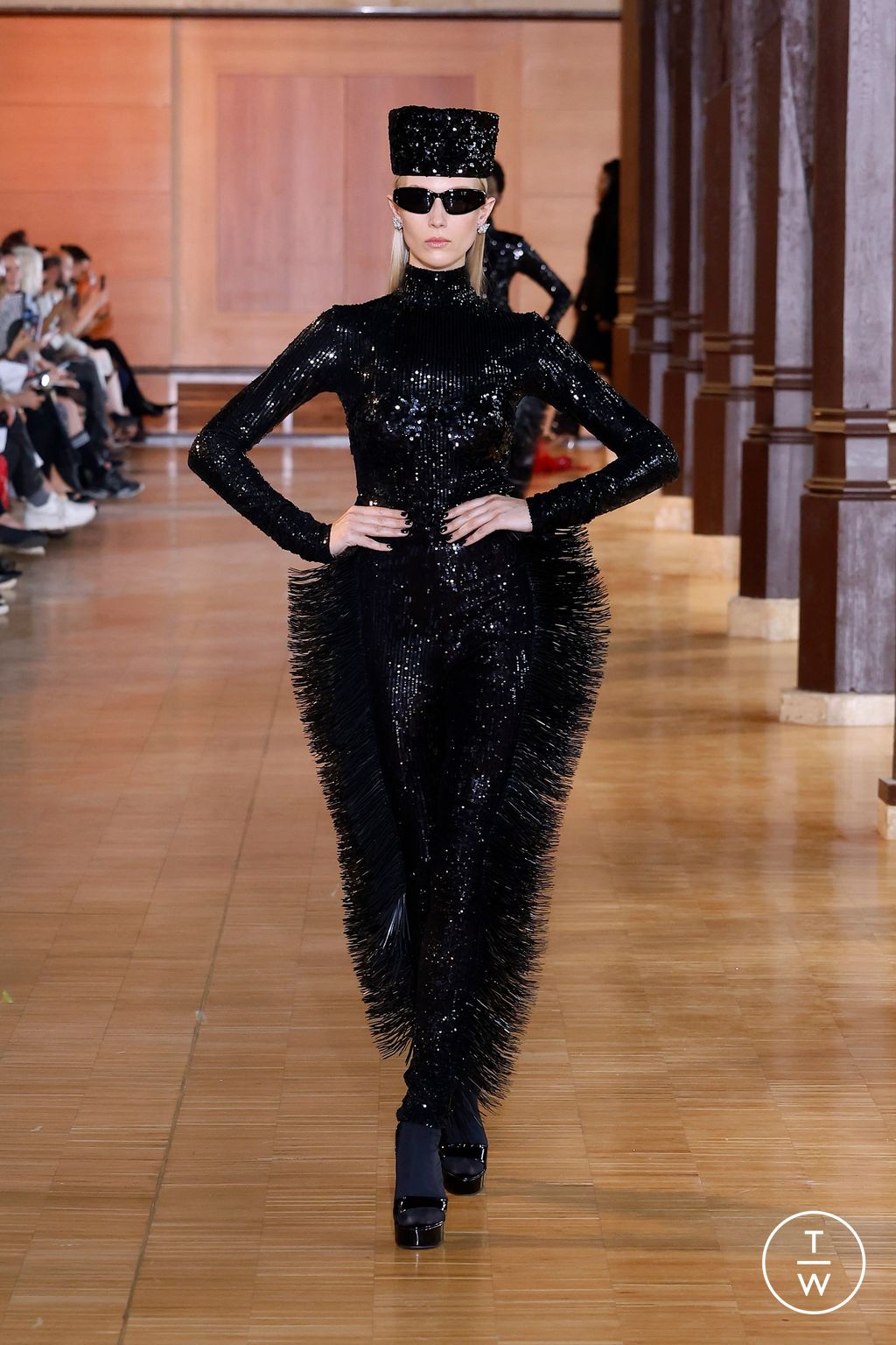 Fashion Week Paris Fall/Winter 2024 look 70 from the Rahul Mishra collection 高级定制