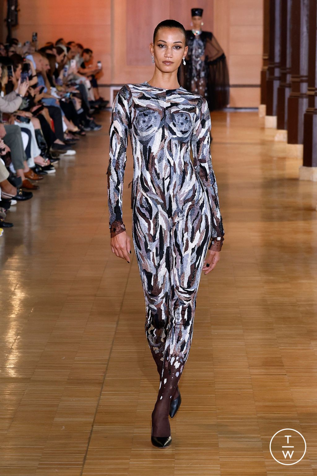 Fashion Week Paris Fall/Winter 2024 look 97 from the Rahul Mishra collection 高级定制